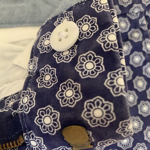 BLUE AND WHITE PRINT SHORTS - Picture 3 of 6